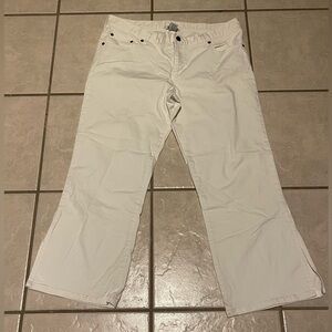 Abercrombie & Fitch Women’s White Cropped Flare Relaxed Jeans Size 10
